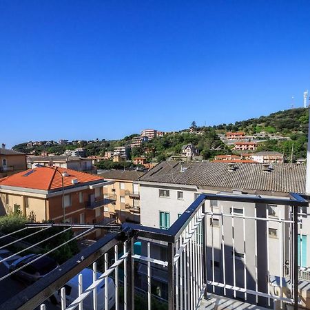 Ampio Appartamento Con Box Auto Celle Ligure Dış mekan fotoğraf
